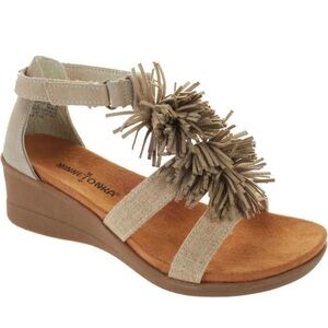 Minnetonka Desi Fringe Wedge